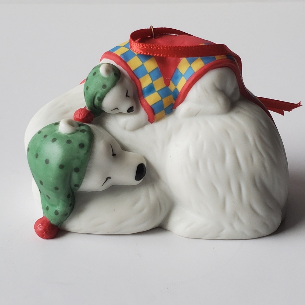 Hallmark Keepsake Safe And Snug Polar Bear Christmas Ornament 2002 EUC